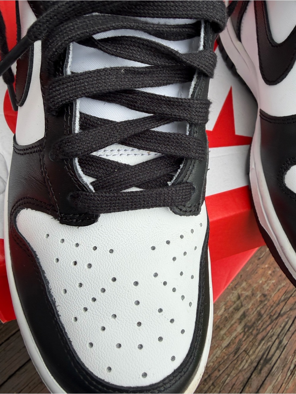Nike Black and White dunk high - Picture 4 of 9